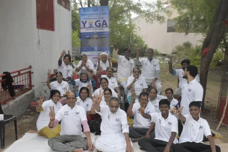 SAI CRC भोपाल ने मनाया अंतरराष्ट्रीय योग दिवस, वृद्धाश्रम और कॉलेज में भी हुए विशेष योग सत्र