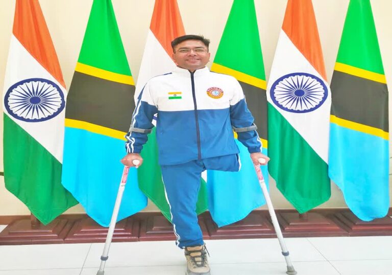 साहस का सर्वोच्च सम्मान, फिर भी रोजगार नहीं; परिवार के लिए रैपिडो चला रहे उदय कुमार