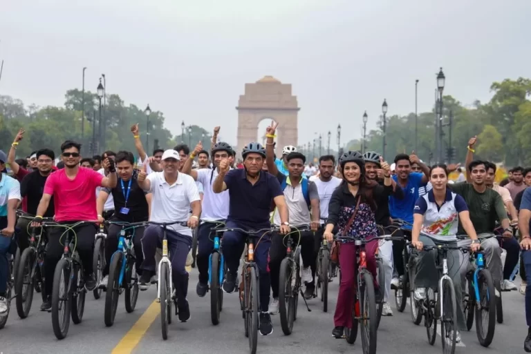 फॉसिल फ्यूल पर निर्भरता घटाने का संदेश, डॉ. मांडविया ने किया 82वें ‘फिट इंडिया संडे ऑन साइकिल’ अभियान का नेतृत्व