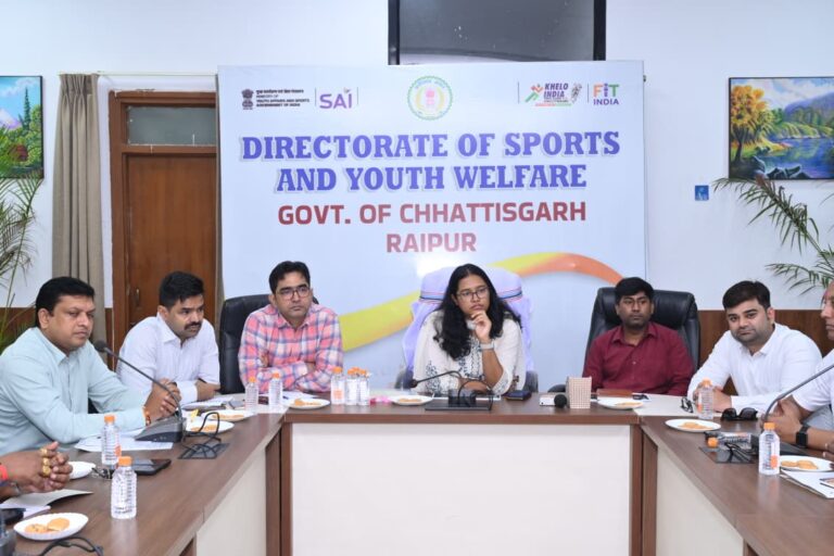खेल संचालक आकांक्षा शिक्षा खलखो ने खेल संघों की बैठक लेकर खेल गतिविधियों के क्रियान्वयन में तेजी लाने के निर्देश दिए